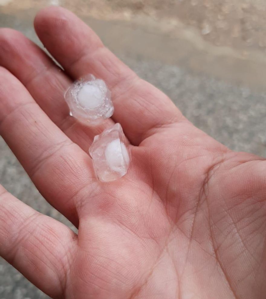 El granizo caído el lunes en el Medio Vinalopó.