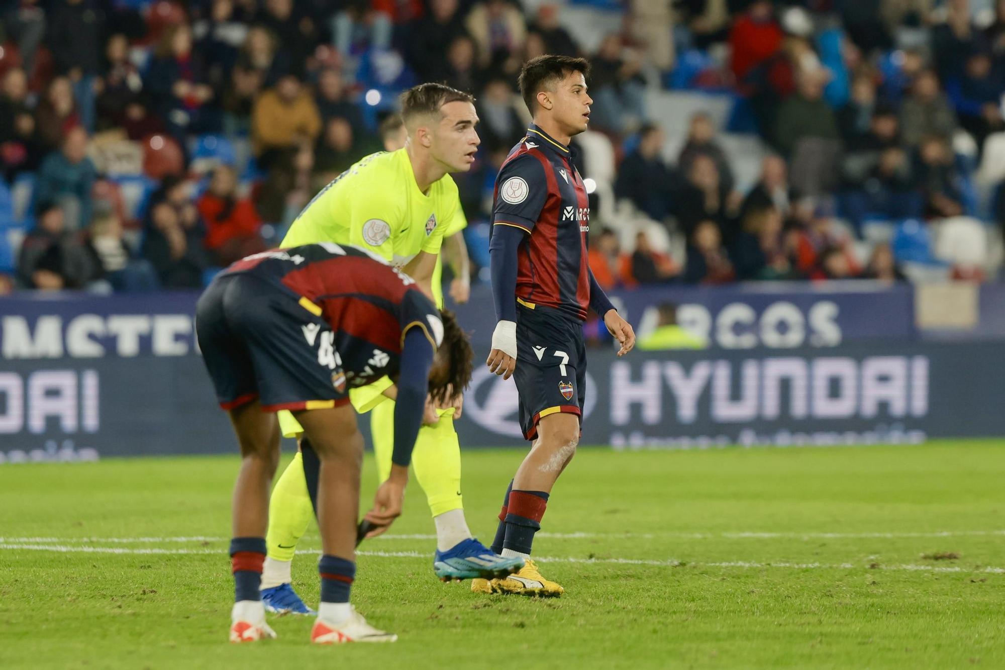 Partido de Copa del REy entre el Levante UD y el SD Amorebieta en imágenes