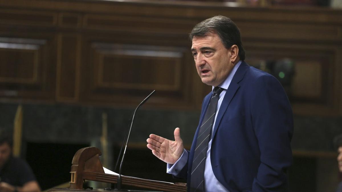 Aitor Esteban, portavoz del PNV en el Congreso, durante su intervención en el debate de investidura el pasado julio.