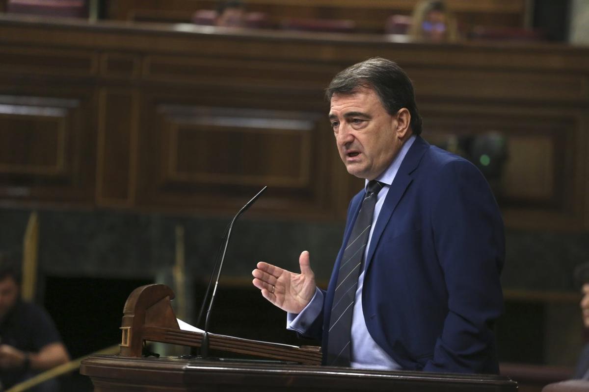 esteban-congreso esteban-congreso