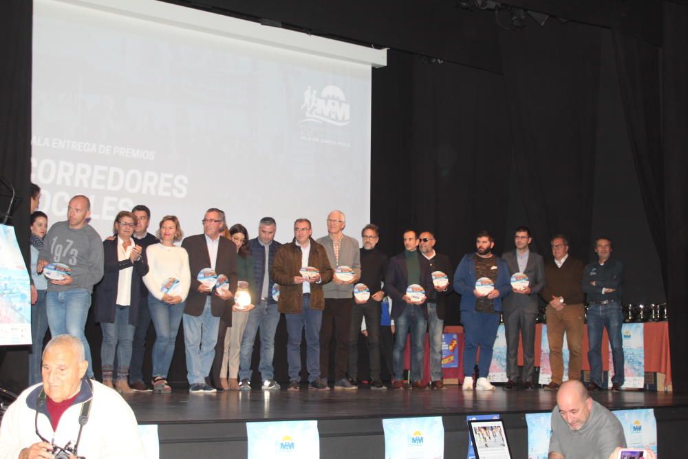 Santa Pola entrega los premios a los corredores locales en una gala festiva.