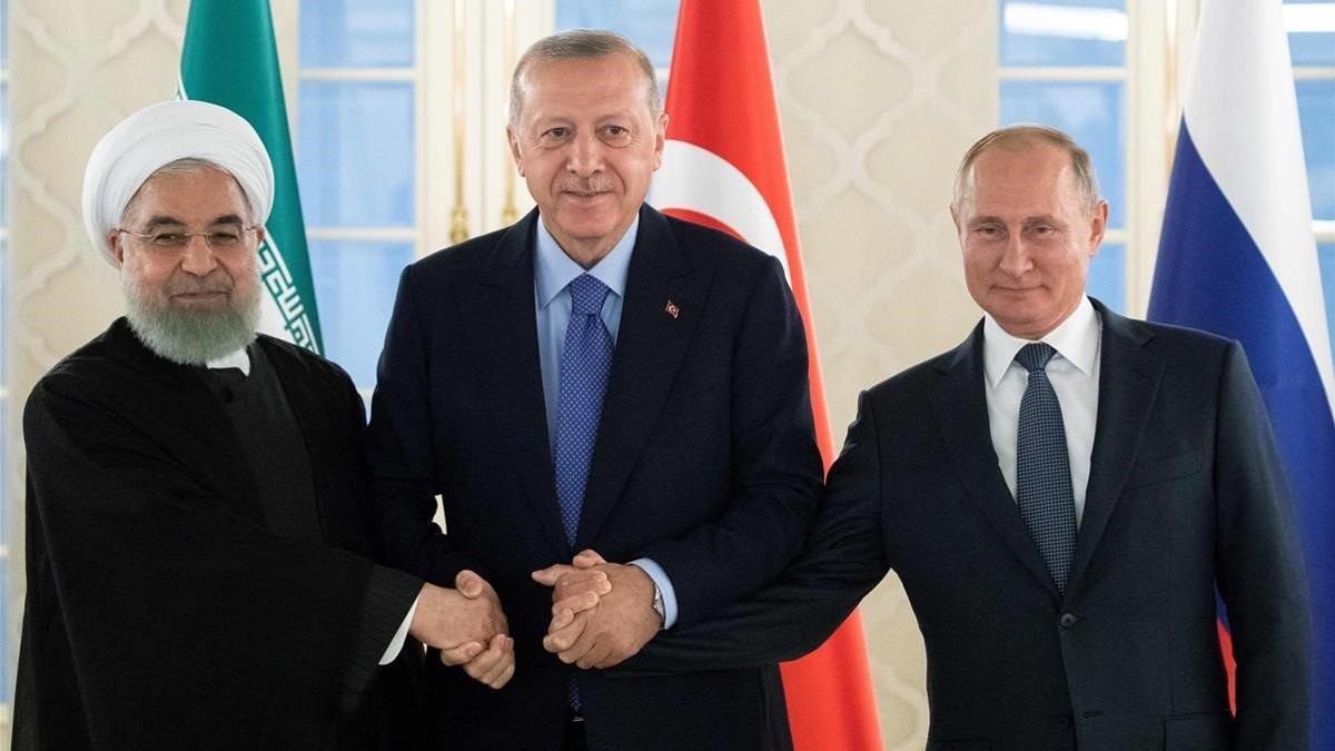 Hasan Rohaní, Recep Tayyip Erdogan y Vladímir Putin posan, este lunes, en Estambul.