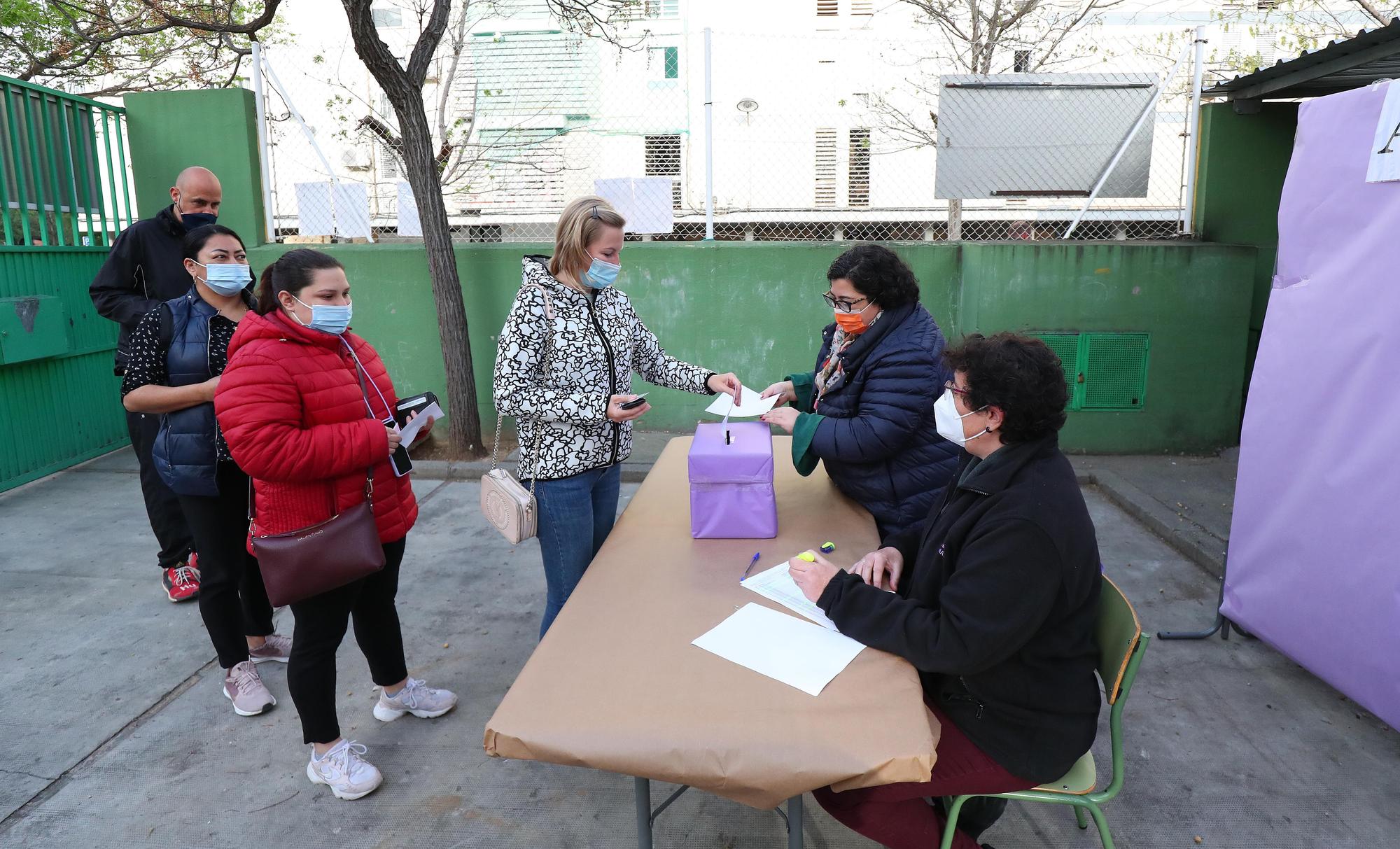 Los colegios retoman la votación de la jornada escolar tres cursos después