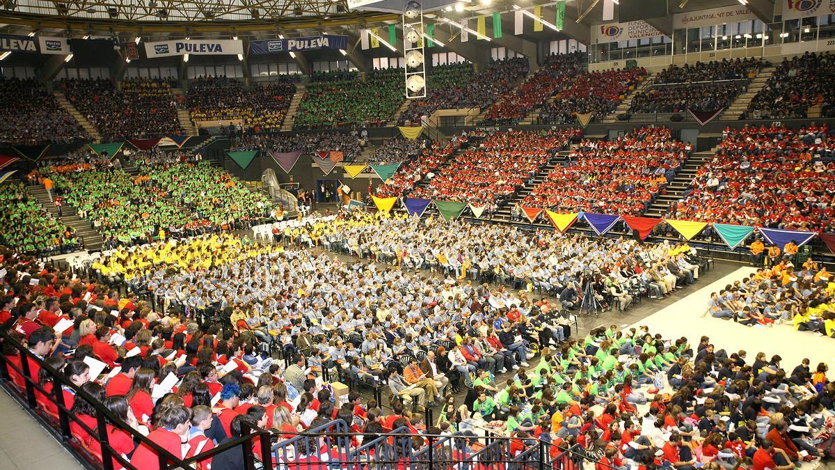 El 25 aniversario del movimiento diocesano Juniors se celebró en 2007 en el Pabellón Municipal Fuente de San Luís.