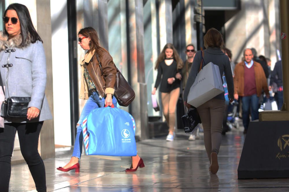 Primer día de las rebajas de enero en Málaga