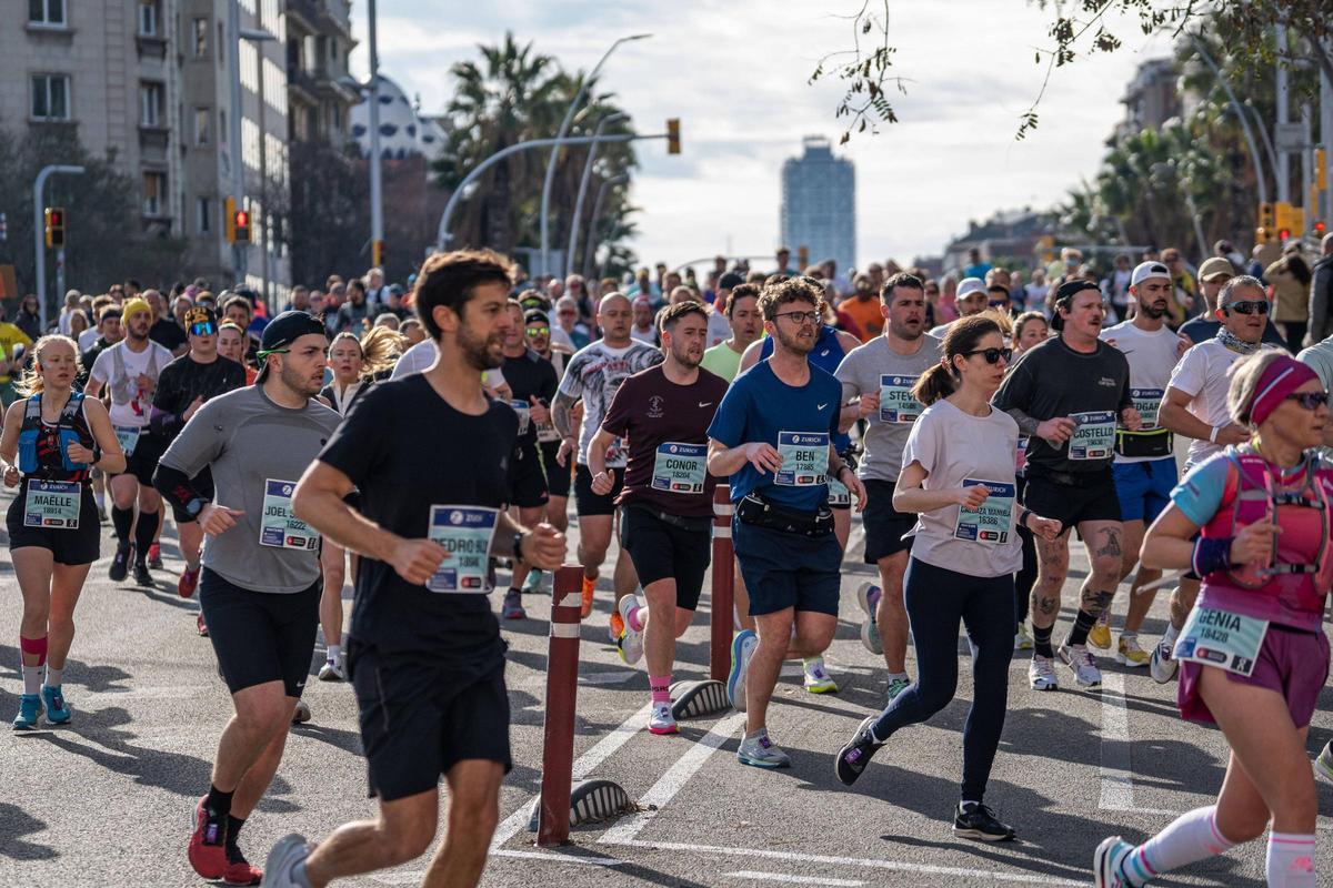 Corredores en el Maratón de Barcelona en 2025.