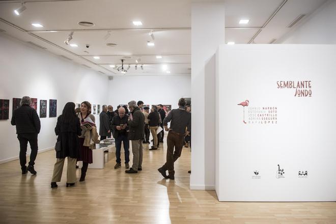 GALERÍA | Así fue la inauguración de la exposición 'Semblante joven' en la sala Pintores 10 de Cáceres