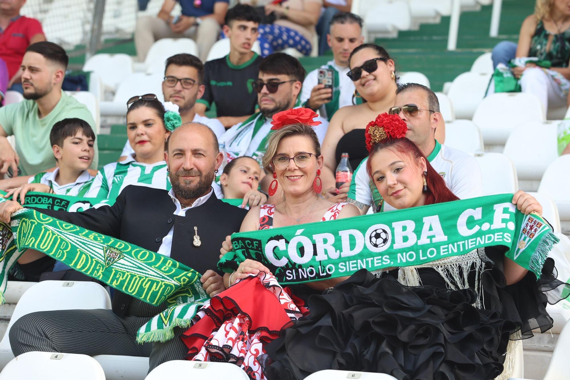 Córdoba  CF-Algeciras | Las imágenes de la afición blanquiverde en El Arcángel