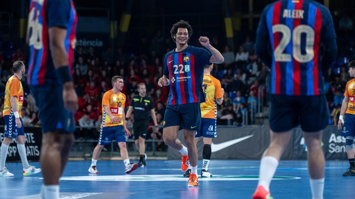 Imagen de los jugadores del Barça ante el Benidorm