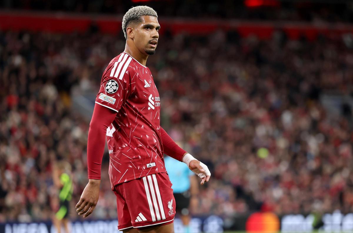Ronald Araujo fue titular en el Liverpool-Atlético de Champions