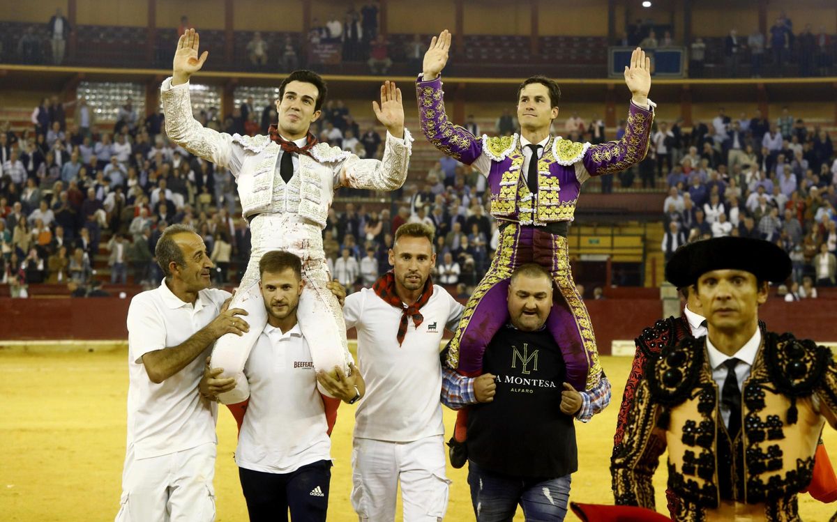 Imagen de Daniel Luque a hombros el 10 de octubre de 2024 en Zaragoza