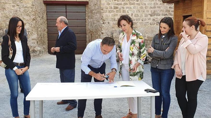 El Consistorio recepciona una nueva fase de las obras del castillo