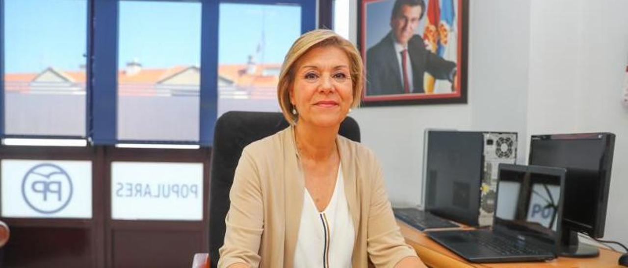 Ana Granja, ayer en la sede del PP de Vilagarcía.  | // IÑAKI ABELLA
