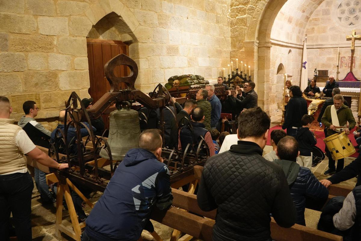 GALERÍA | Así prepara el Espiritu Santo la procesión del Viernes de Dolores en Zamora