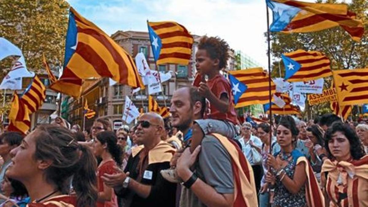 Una imagen de la manifestación convocada por Solidaritat Catalana, ayer en la plaza Urquinaona.