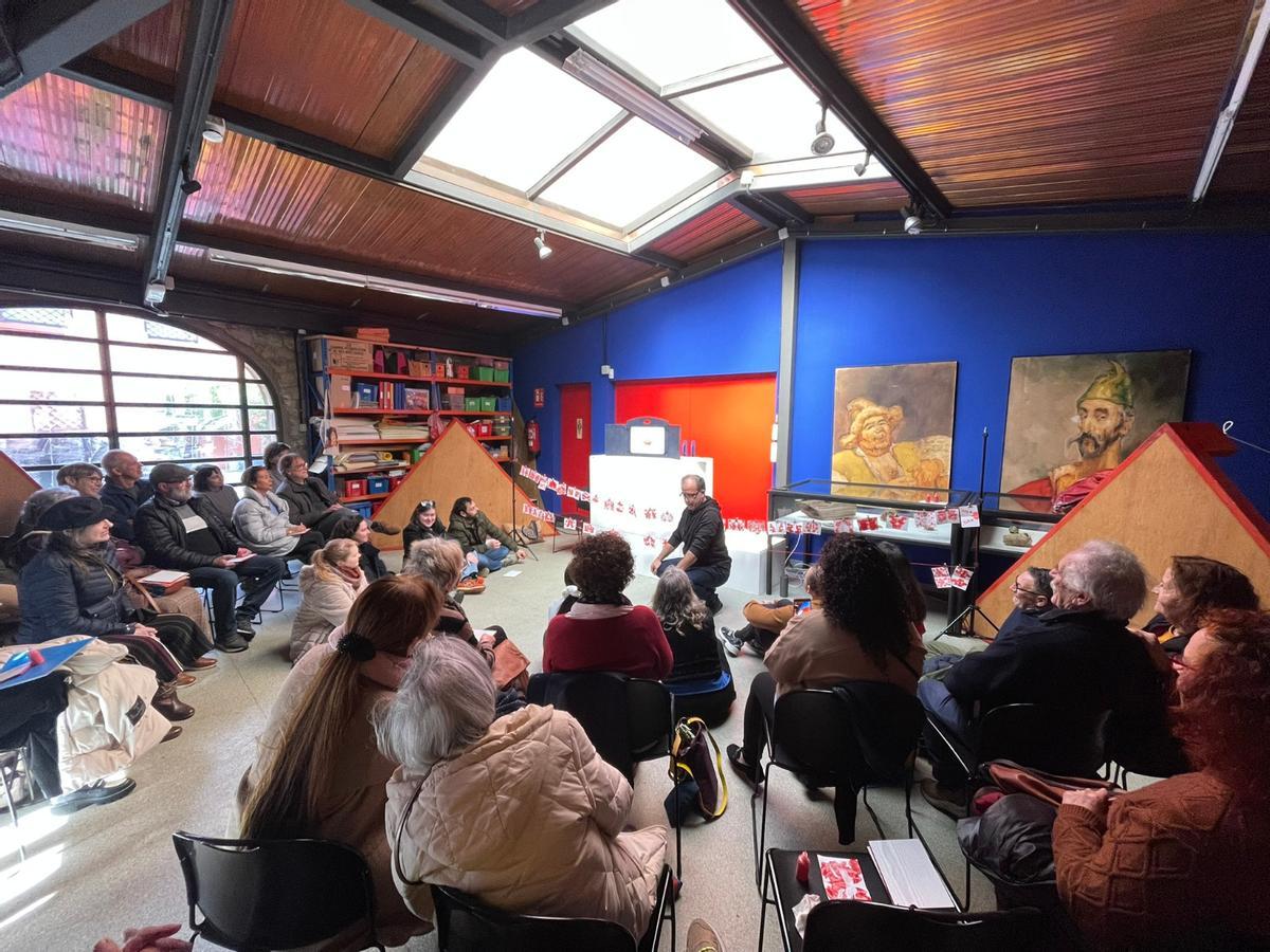 Rubén Fernández, durante la presentación del cuaderno en Gijón