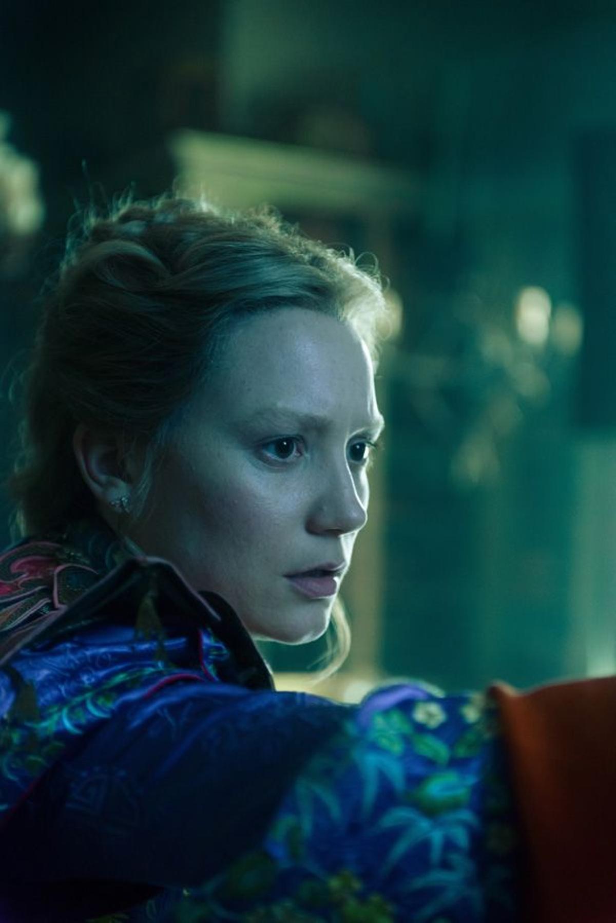 Escena de Mia Wasikowska en &quot;Alicia a través del espejo&quot;