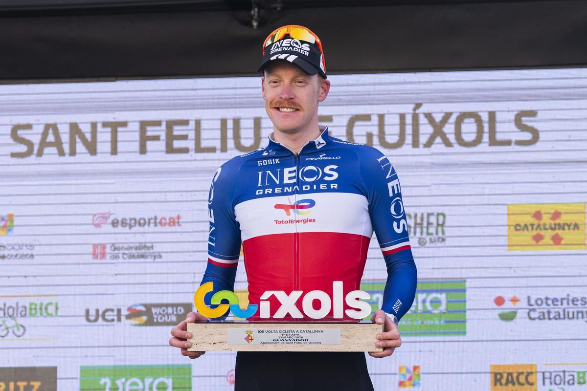 El francès Dorian Godon (Ineos Grenadiers), primer líder de la Volta Ciclista a Catalunya.