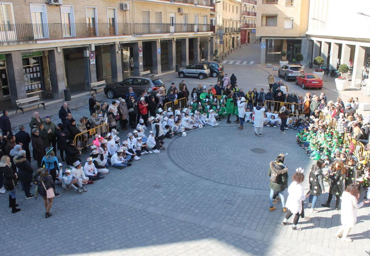 En Gallur la fiesta comenzó con una concentración en la plaza de España.  | SERVICIO ESPECIAL