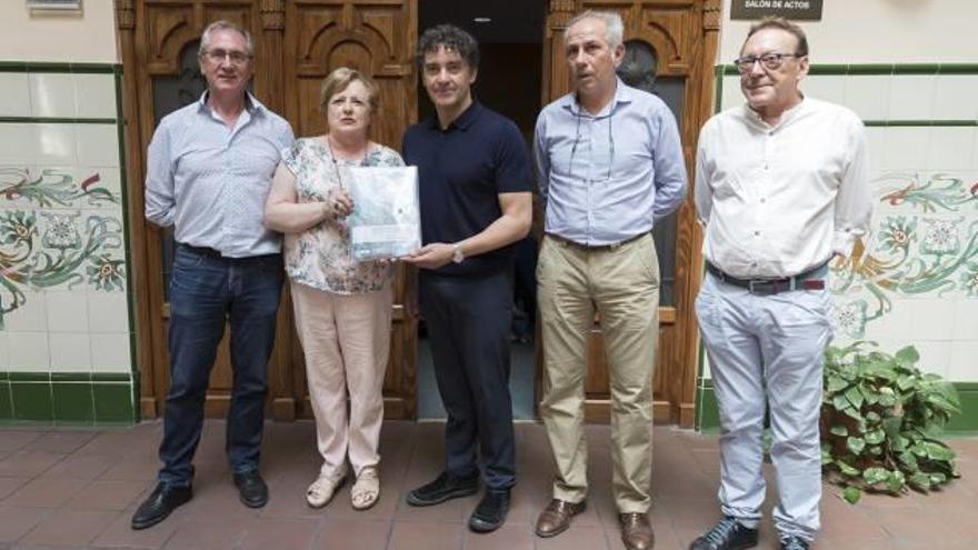 Rosa Monlleó, Eugeni J. De Manuel, Juan Carlos Niembro, Vicente Gil y Francesc Colomer en el acto.