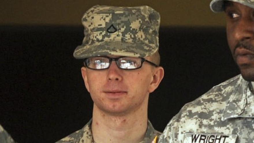Manning se declara culpable de filtrar documentos clasificados