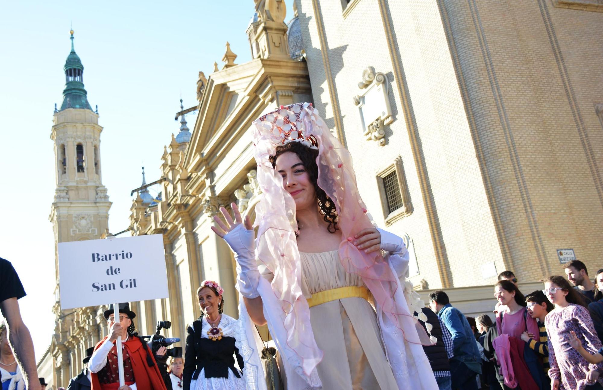 EN IMÁGENES | El desfile de las Fiestas Goyescas llena de alegría las calles de Zaragoza