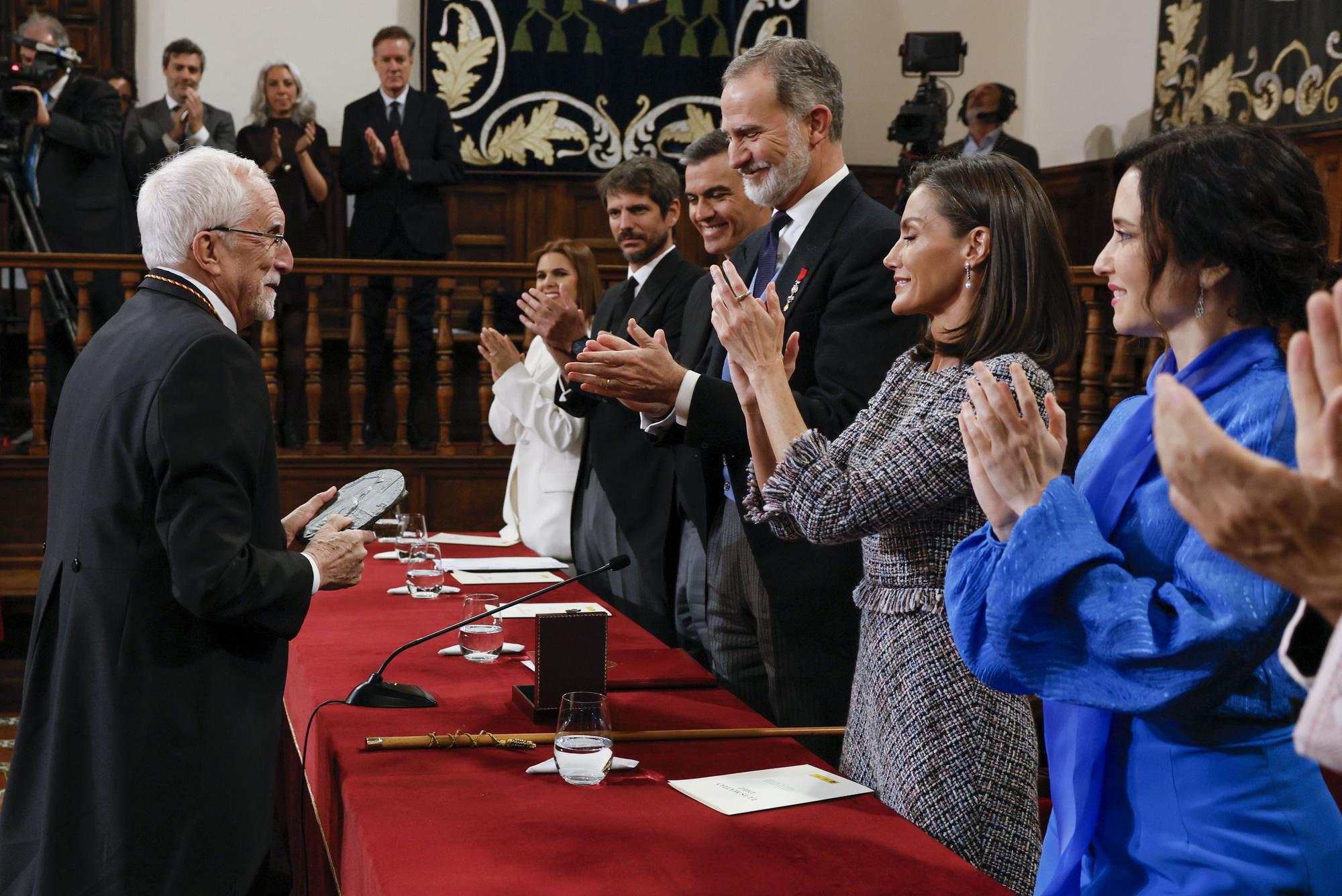 Luis Mateo Díez recibe el Premio Cervantes 2023.