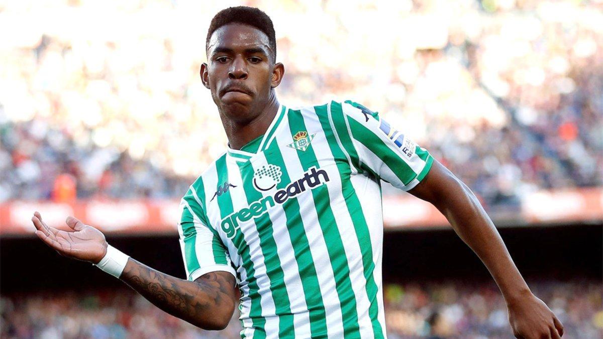 Junior Firpo, el jugador del Real Betis que está siguiendo el Barça