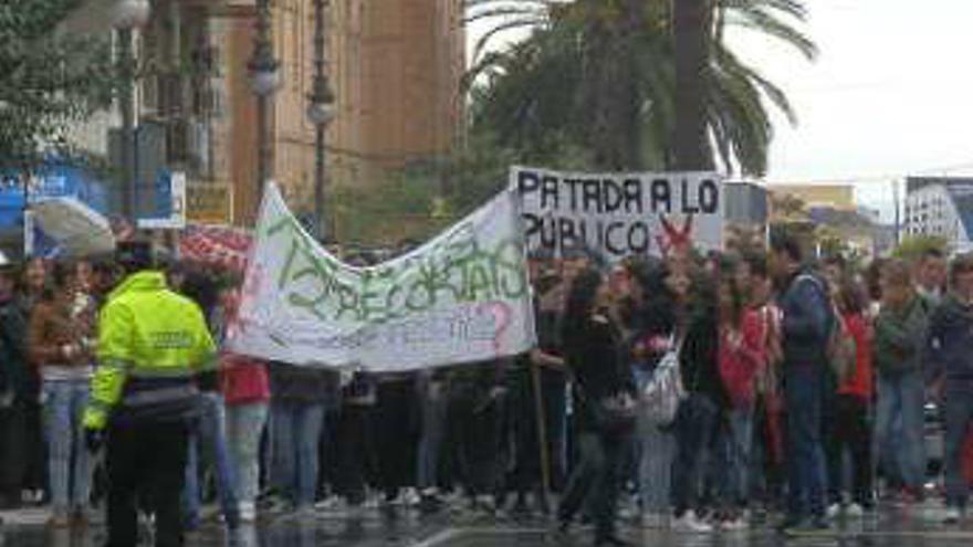 Aspecto de las manifestaciones en Callosa y Orihuela que tuvieron lugar en la mayoría de centros.