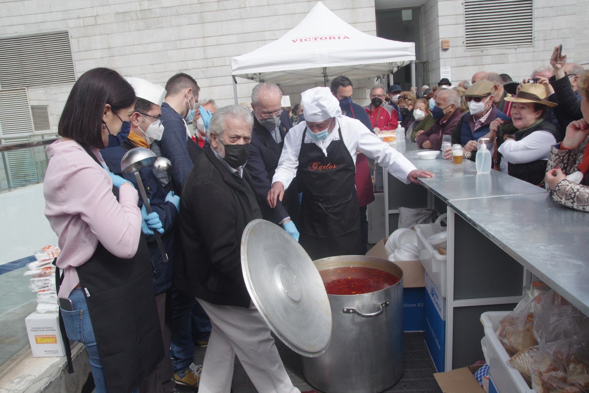 Tradicional potaje carnavalero en El Perchel: la gran previa gastronómica