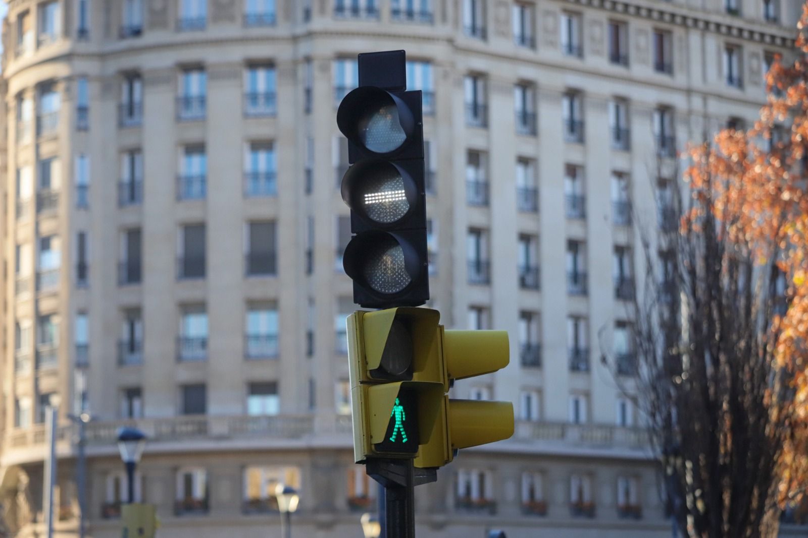 Qué indica la luz roja del semáforo? - Quora