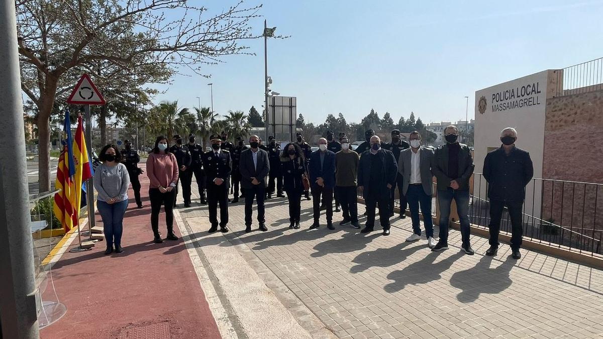 Un momento del homenaje a la Policía de Massamagrell