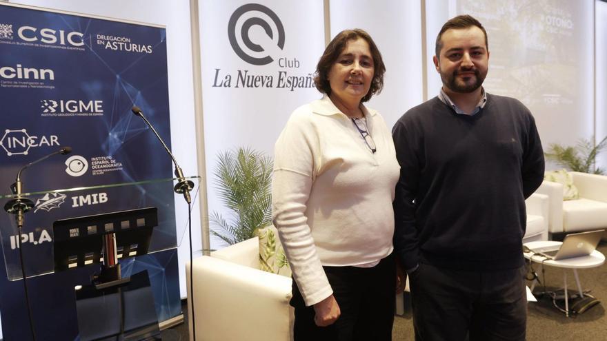 María Fernández y Diego Baragaño, ayer, en el Club LA NUEVA ESPAÑA. | LUISMA MURIAS