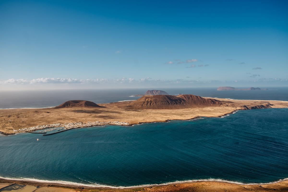 Tenerife es un paraíso para el senderismo y ofrece también playas de ensueño