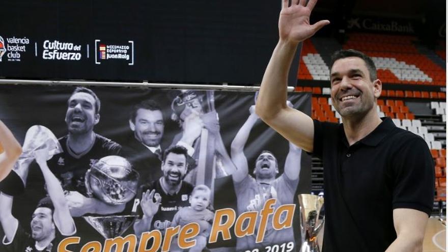 Valencia Basket retirará este domingo el número 17 de Rafa Martínez