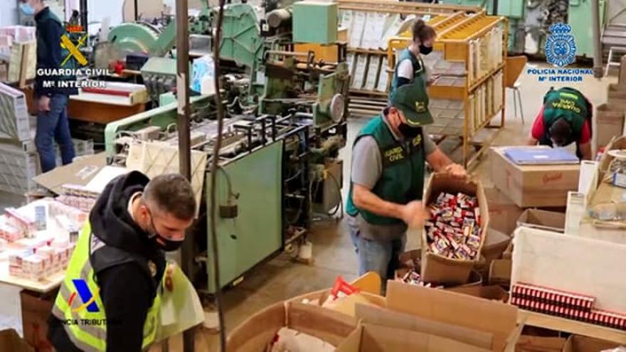 Desmantelada una fábrica ilegal de tabaco en Albatera