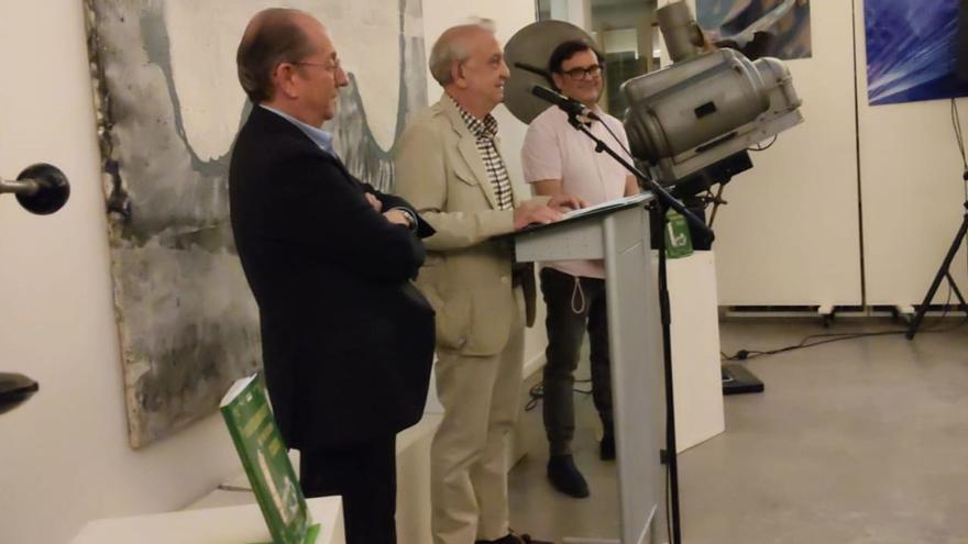 El periodista y escritor Suso Postigo, durante su intervención el día de la presentación de ‘Castellonenses que nos hicieron felices’
