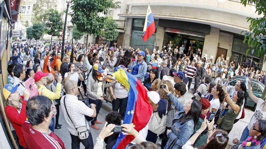 La llegada de venezolanos a Galicia se cuadriplica durante el mandato de Maduro