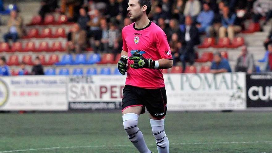 Adrián Torre, en un encuentro de esta temporada en Ganzábal.