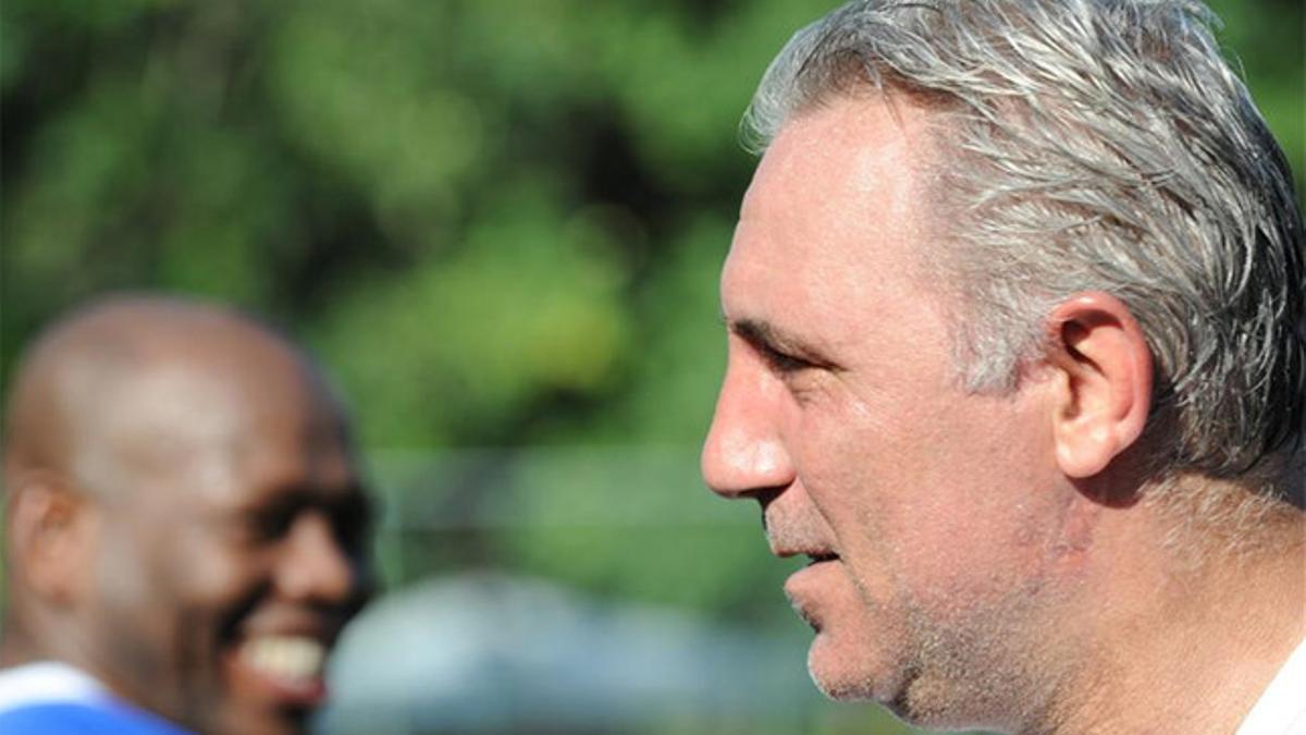 Stoichkov atacó con dureza a la FIFA y a Platini