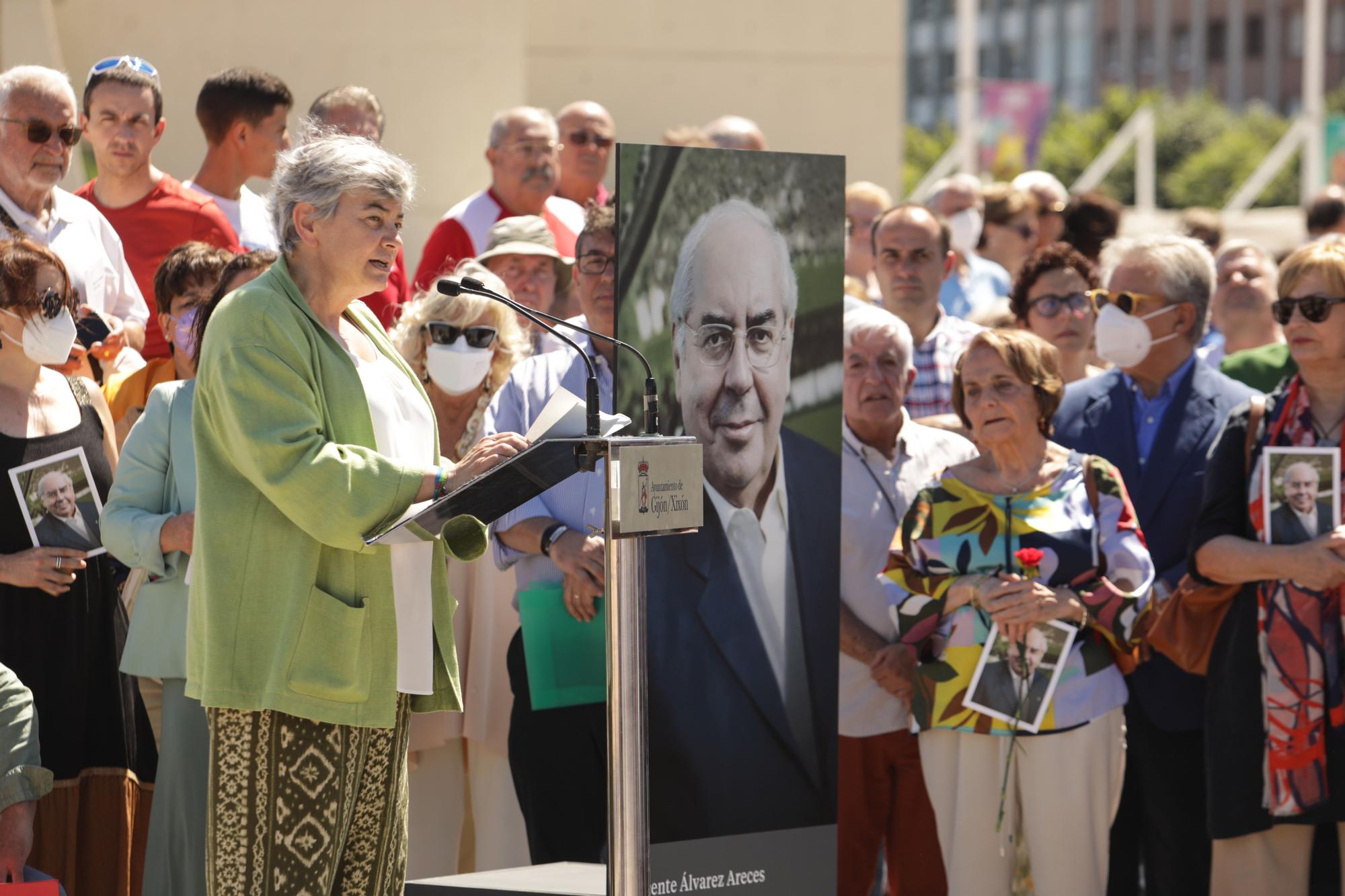 En imágenes: así fue el homenaje a Areces en Gijón