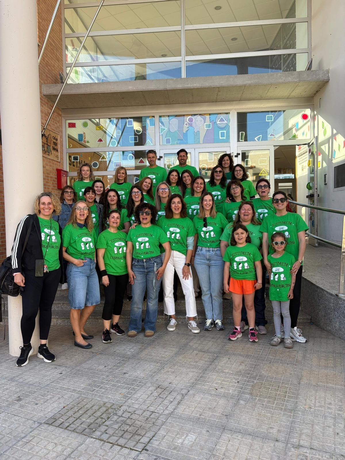 Imagen de la protesta en el colegio público Rafael Noguera de Daimús