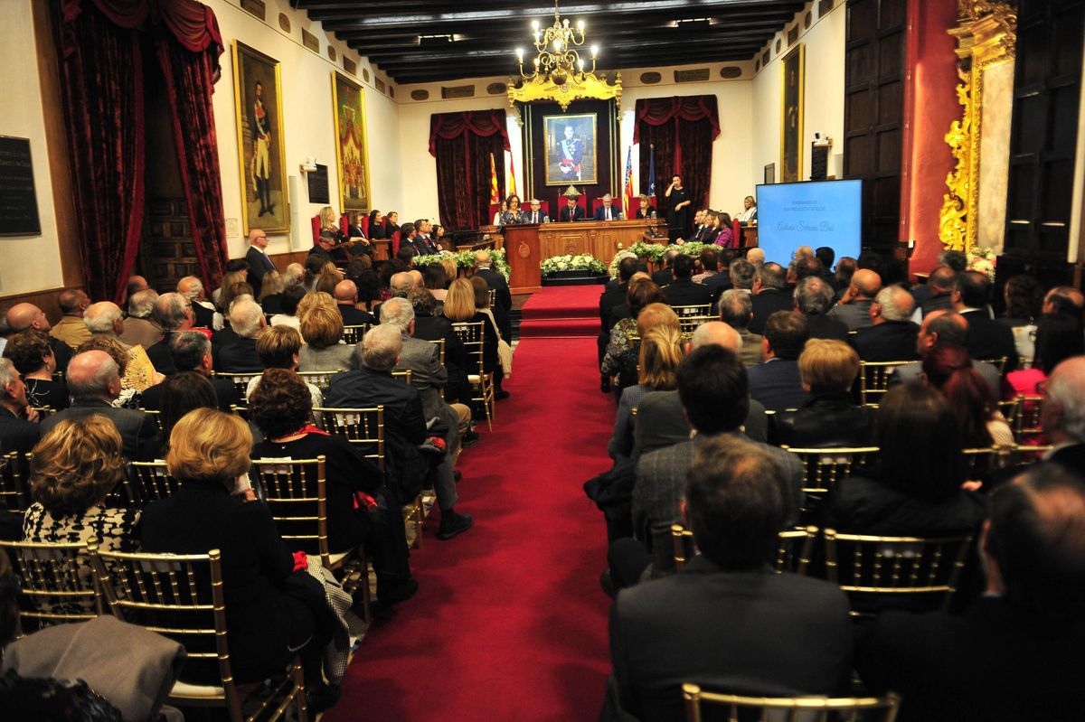 Aspecto que presentaba el salón de plenos del Ayuntamiento de Elche