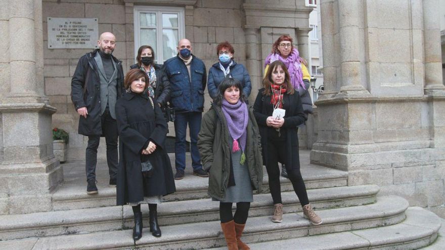 Varios concejales antes de dar a conocer el documento. | // IÑAKI OSORIO