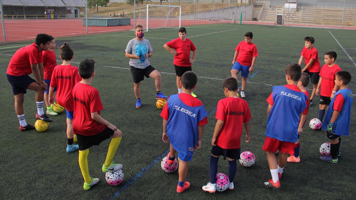 El Campus 2020 de la PB Ramon Llorens tuvo la visita del exjugador Alberto Manga