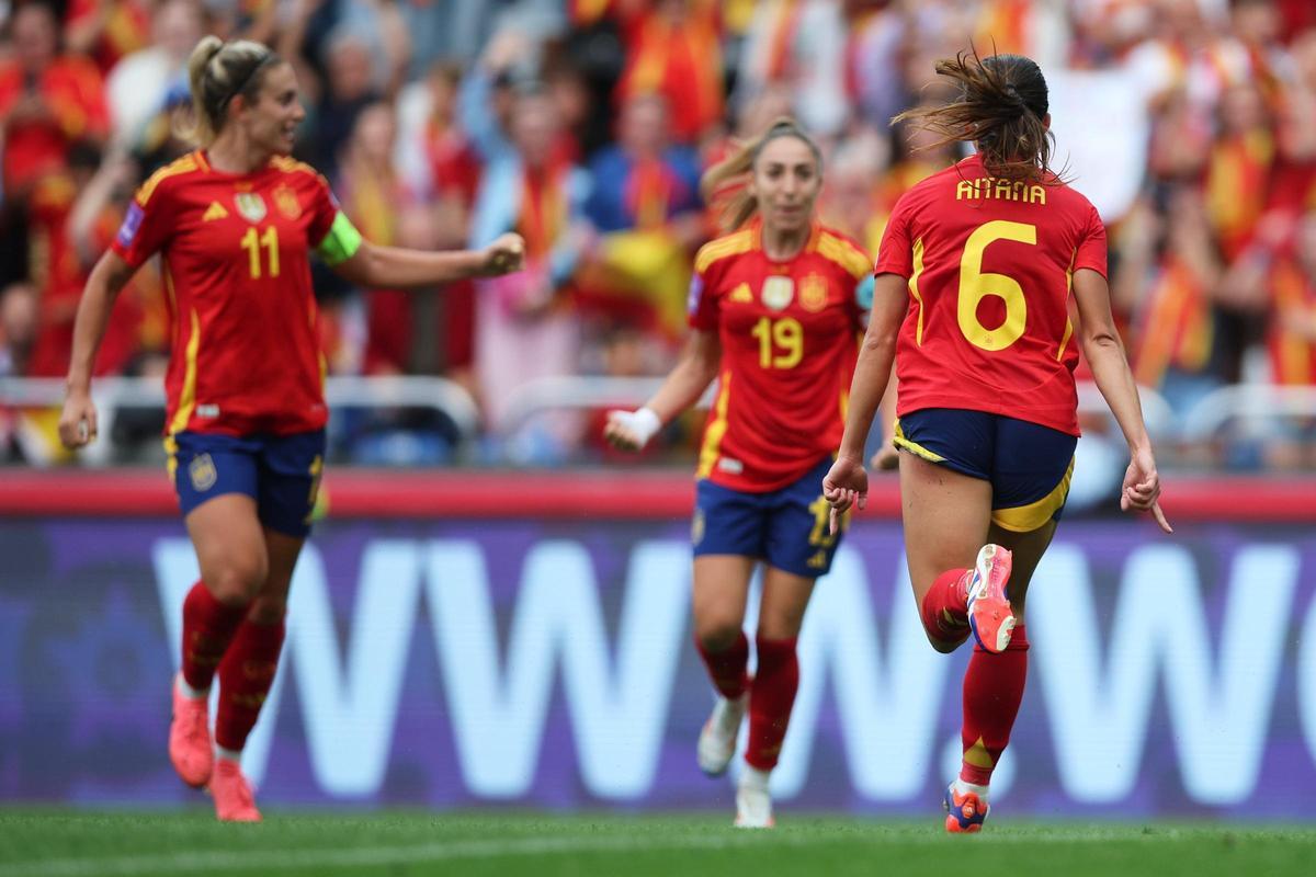 Aitana celebrando su gol ante Bélgica