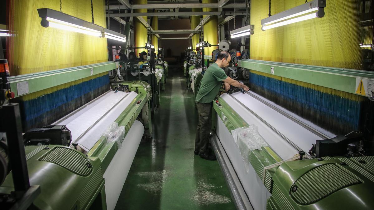 Empresa textil de la comarca de El Comtat, que junto a l&#039;Alcoià y la Vall d&#039;Albaida configuran un importante clúster del sector.