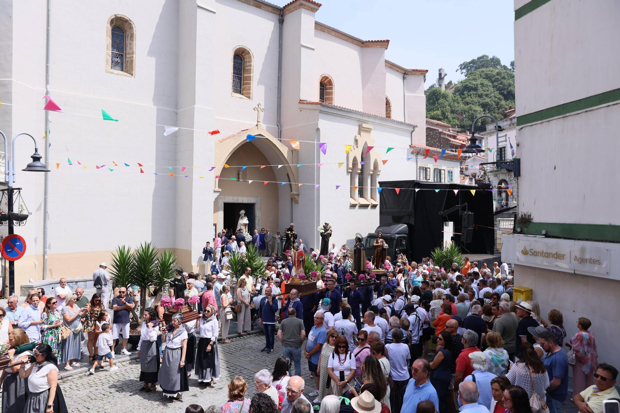 EN IMÁGENES: así fue el día de L'Amuravela en Cudillero