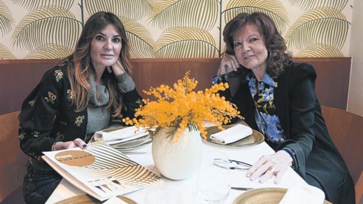 Mey Hofmann, con su hija Sílvia, en enero de este año en Hofmann Bistrot.