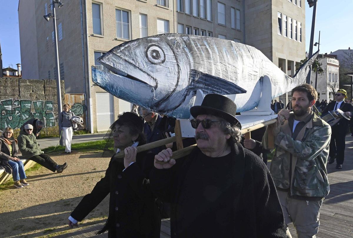 La Rincha se encamina hacia la playa de O Adro.